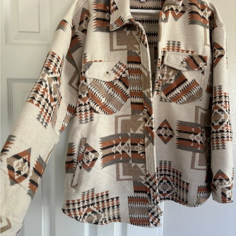 Shacket Aztec pattern - Picture 3 of 5